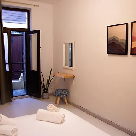 Dome Garden Balcony Apartment *